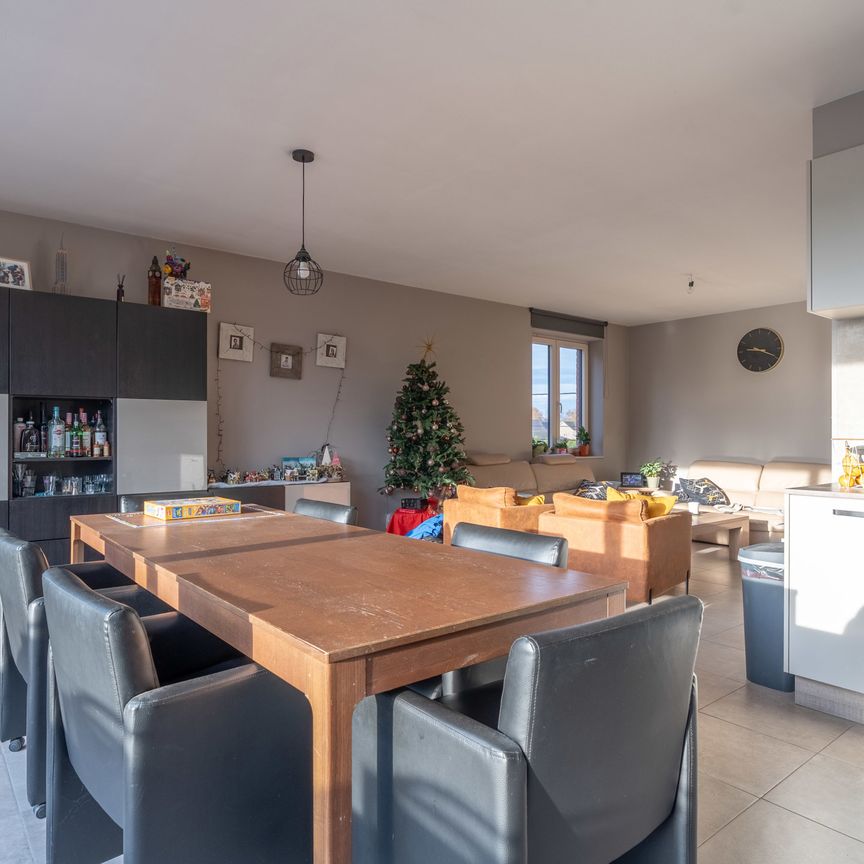 Knap duplexappartement met 3 slpk's en garagebox te Geel - Photo 1