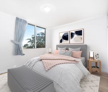 Freshly painted top floor overlooking district city & water views - Photo 2