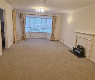 2 bedroom ground floor flat to rent - Photo 1