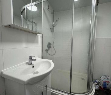 Greenford Road, Greenford, UB6 - Photo 5