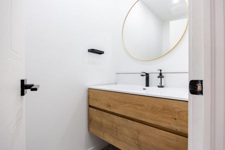 Maison à étages à louer - Montréal (Rosemont/La Petite-Patrie) (Shop Angus) Maison à étages à louer - Montréal (Rosemont/La Petite-Patrie) (Shop Angus) - Photo 3