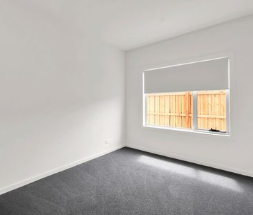 Comfort & Convenience in a Modern Setting - Photo 6