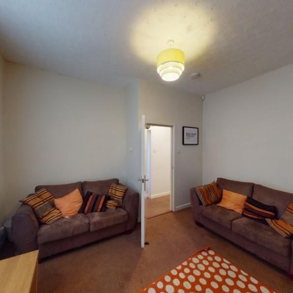 4 bedroom house to rent - Photo 1