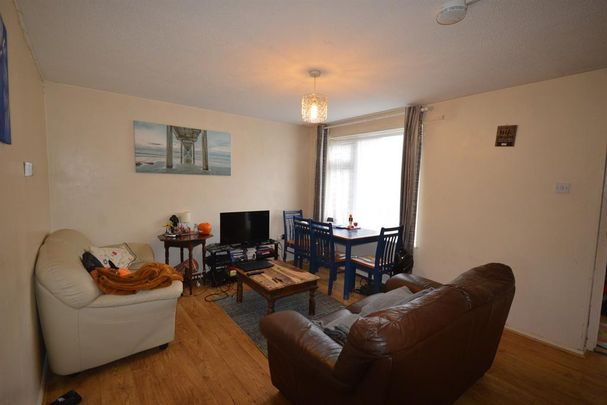 4 bedroom terraced house to rent - Photo 1