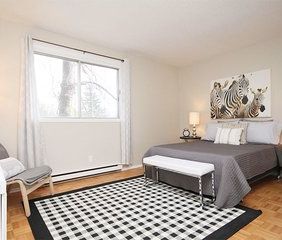 1737 Dufferin - Photo 3