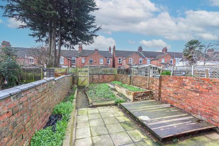 3 bedroom terraced house to rent - Photo 5