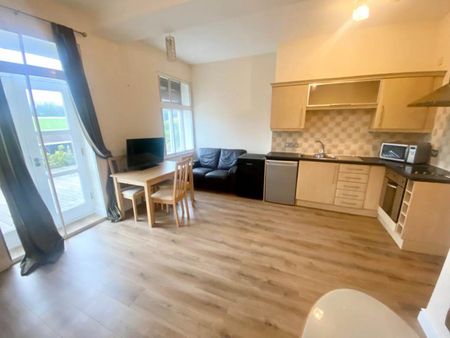 Burley Wood Court, Burley, Leeds - Photo 2