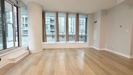 For Lease - 33 Bay Street Unit# 504, Toronto, Ontario - Photo 2