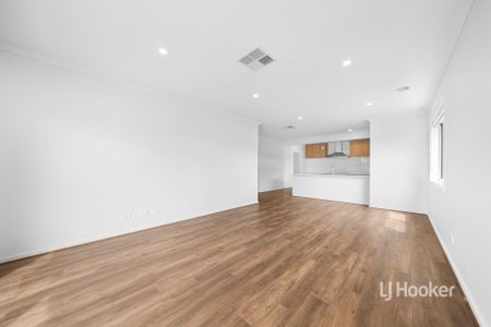 29 Imitation Road, Tarneit VIC - Photo 2