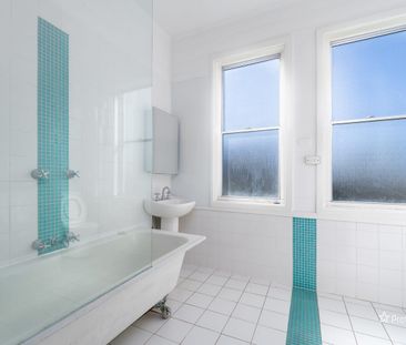 CHARMING 2-BEDROOM HOME WITH STUDY, SPACIOUS YARD & GREAT FEATURES - Photo 5