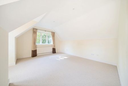 5 bedroom detached house to rent - Photo 4