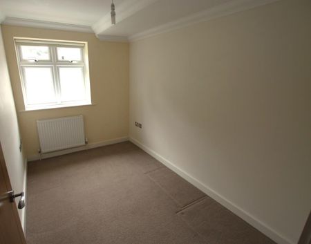 3 bedroom apartment to rent - Photo 3