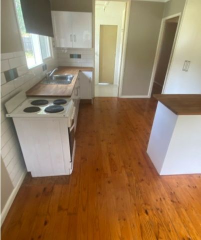 32 Neilson Street, Garran ACT, Belconnen - Photo 4