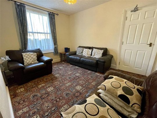 6 bedroom detached house to rent - Photo 1