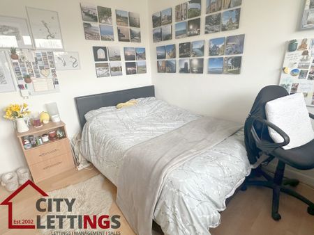 2 Bedroom Mid Terraced House - Photo 4