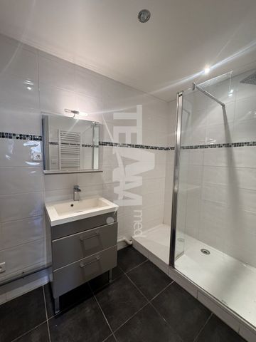 Location Appartement 2 pièces 59m² SETE 34200 - Photo 4