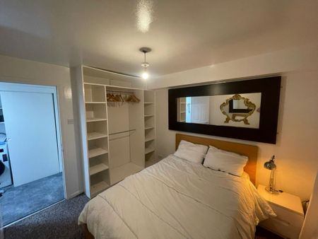 2 bedroom flat to rent - Photo 5