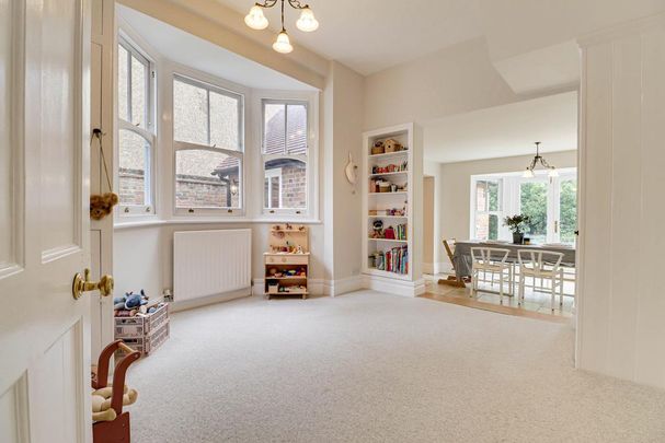 6 bedroom detached house to rent - Photo 1