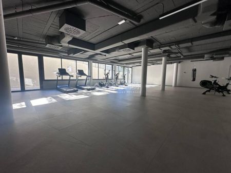 Piso de alquiler en Polígono Industrial Sur - Photo 2