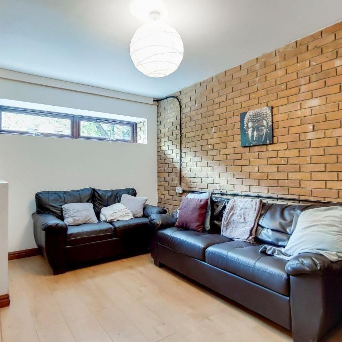 4 bedroom house to rent - Photo 1