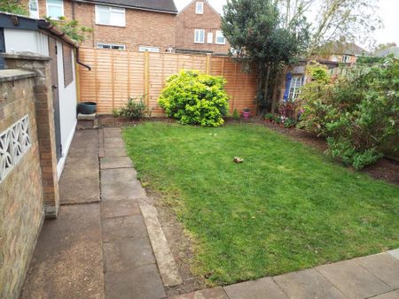 3 bedroom semi-detached house to rent - Photo 5