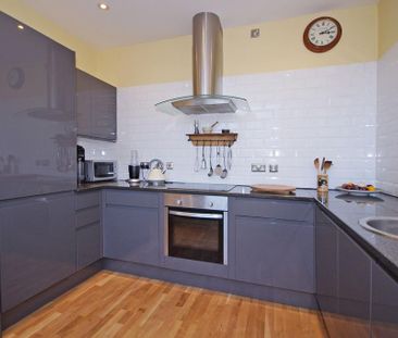 2 bedroom ground floor flat to rent - Photo 4
