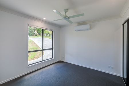 72 Cranes Road, North Ipswich QLD 4305 - House For Rent | Domain - Photo 5