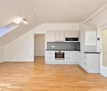Pillweinstraße, sonnige und ruhig gelegene Dachgeschosswohnung mit ... - Foto 3