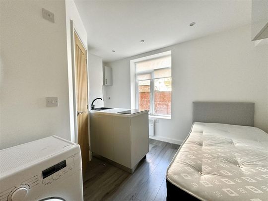 1 bed Studio To Let - Photo 1