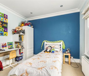 Maybury Hill, Woking, Surrey, GU22 8AB - Photo 2