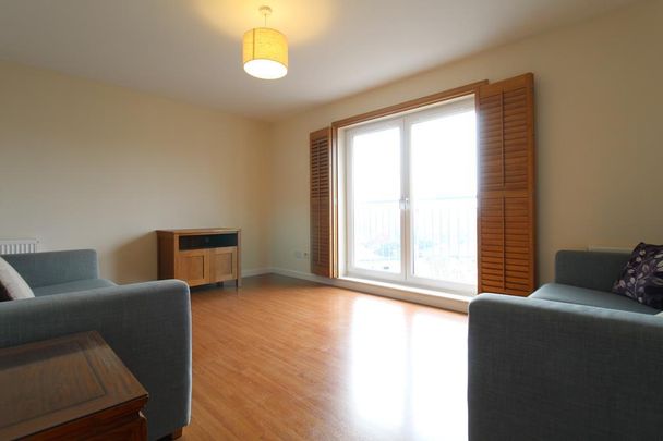 3 bedroom flat to rent - Photo 1