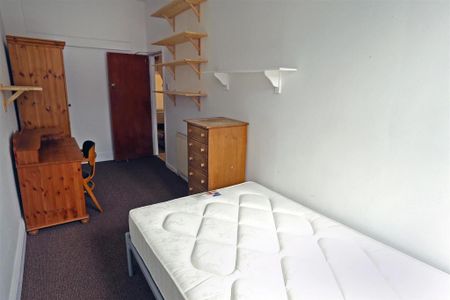 4 bedroom private hall to rent - Photo 5