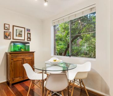 Unique Townhouse Style Split Level Apartment - Photo 3