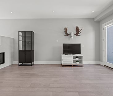 For Lease - 425B Valermo Drive, Toronto, Ontario - Photo 2