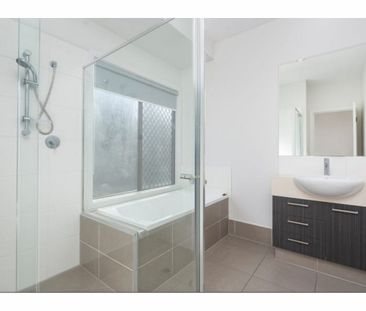 7 Jindalba Drive, Coomera - Photo 2
