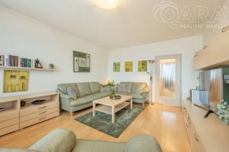 Nabízíme k pronájmu krásný byt o dispozici 3+1, který se nachází v Pražských Strašnicích - Fotografie 4