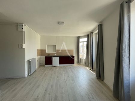 Location Appartement 1 pièce 29m² FONTENAY LE COMTE 85200 - Photo 4