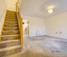 3 BEDROOM House - Mid Terrace - Photo 4