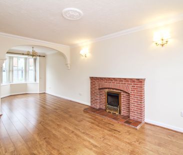 3 bedroom link detached to rent Bridgnorth Row, Berkeley Beverborne... - Photo 1