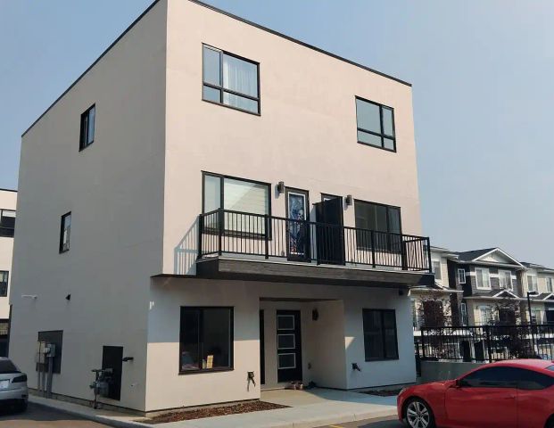 private room for rent — 1 Bedroom Room For Rent - Photo 1