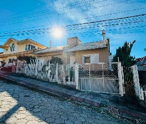 Rua Vinte e Três de Março, 228, Florianópolis - Foto 1