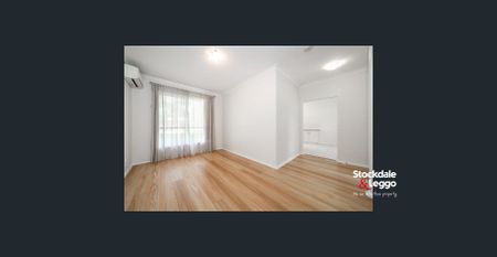 A peaceful retreat with urban convenience - Photo 5