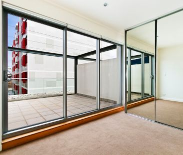 27/5-13 Larkin Street, Camperdown. - Photo 4