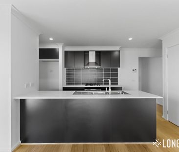 Family Home In Rockbank - Photo 3