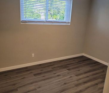 For Lease - 1009 Byron Street Unit# 1, Whitby, Ontario - Photo 2