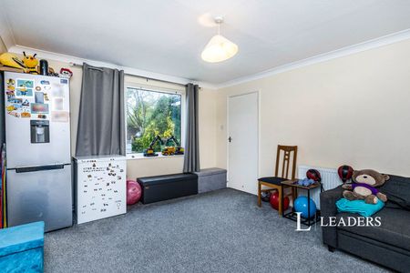 3 bedroom house to rent Rusper Road, Horsham, West Sussex, RH12 - Photo 2