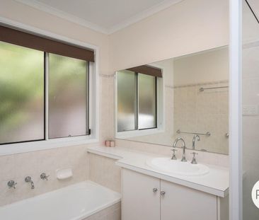 64 Simkin Crescent, Kooringal NSW 2650 - Photo 6