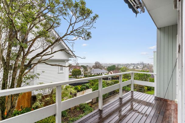 Remuera Perfection on Prestigious Victoria Avenue - Photo 1