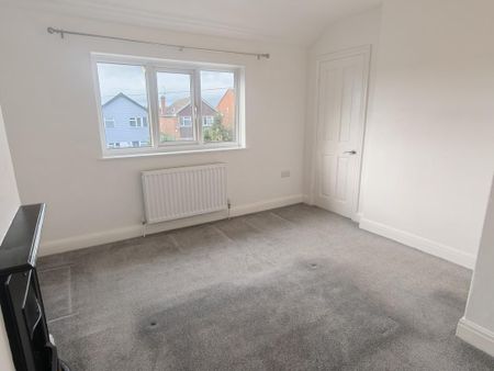 2 bedroom end of terrace house to rent - Photo 5