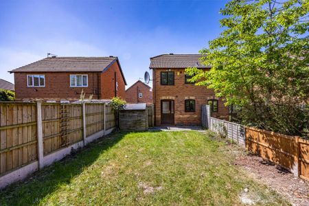 Bedarra Grove, Lenton, NG7, Nottingham - Photo 5